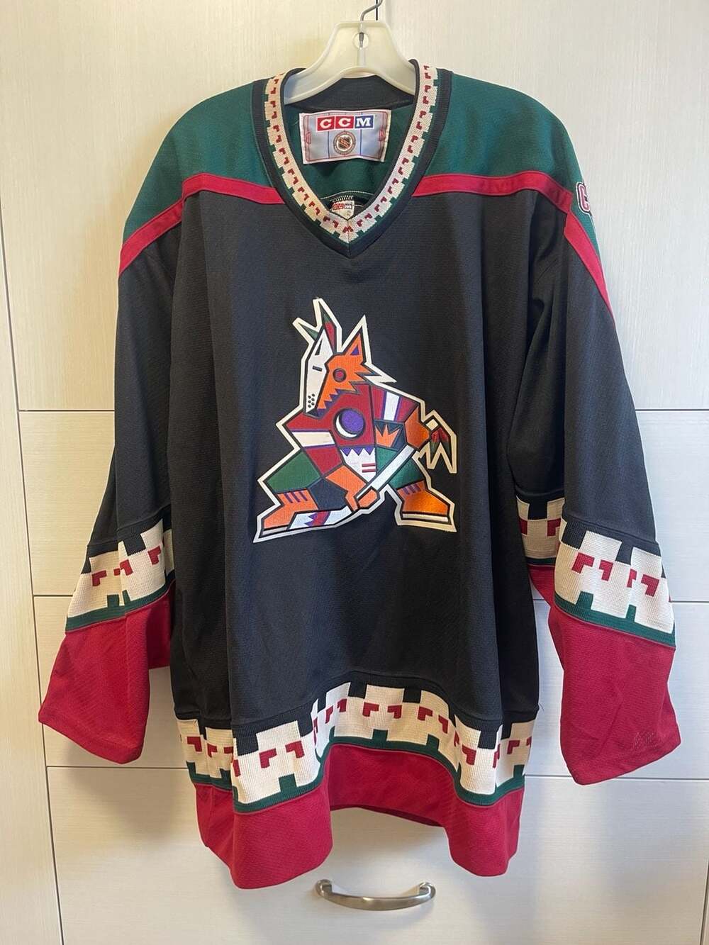 CCM Phoenix Coyotes NHL Kachina Hockey Jersey Size XL Black